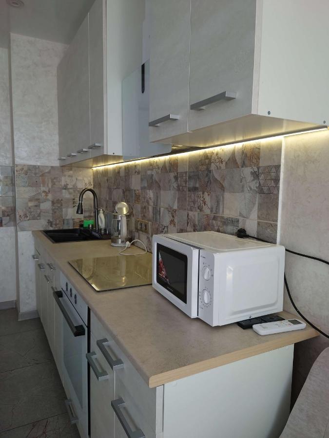 Лузановский парк двухкомнатная квартира - Chambres d'hôtes Odessa