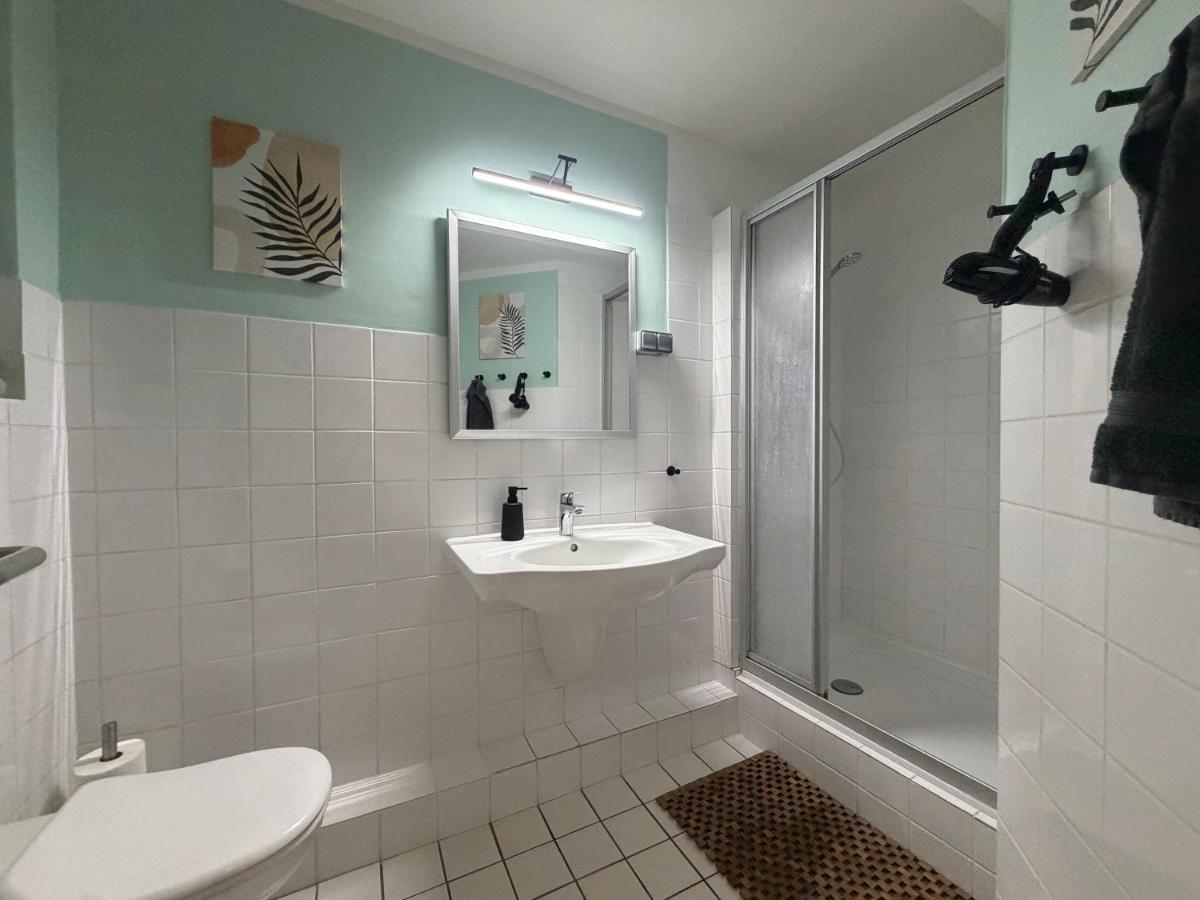 Habitación Individual con ducha y aseo compartidos