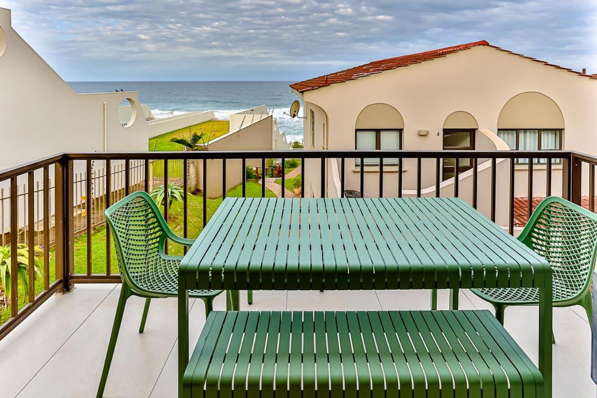 Beachfront escape in Ballito with direct beach access - Family only - B&B Ballito