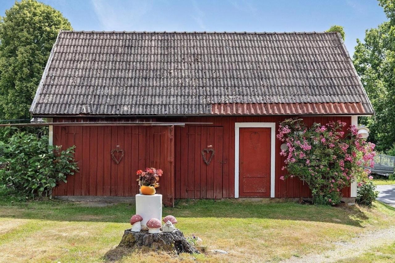 Nice house in Linneryd - Chambres d'hôtes Linneryd