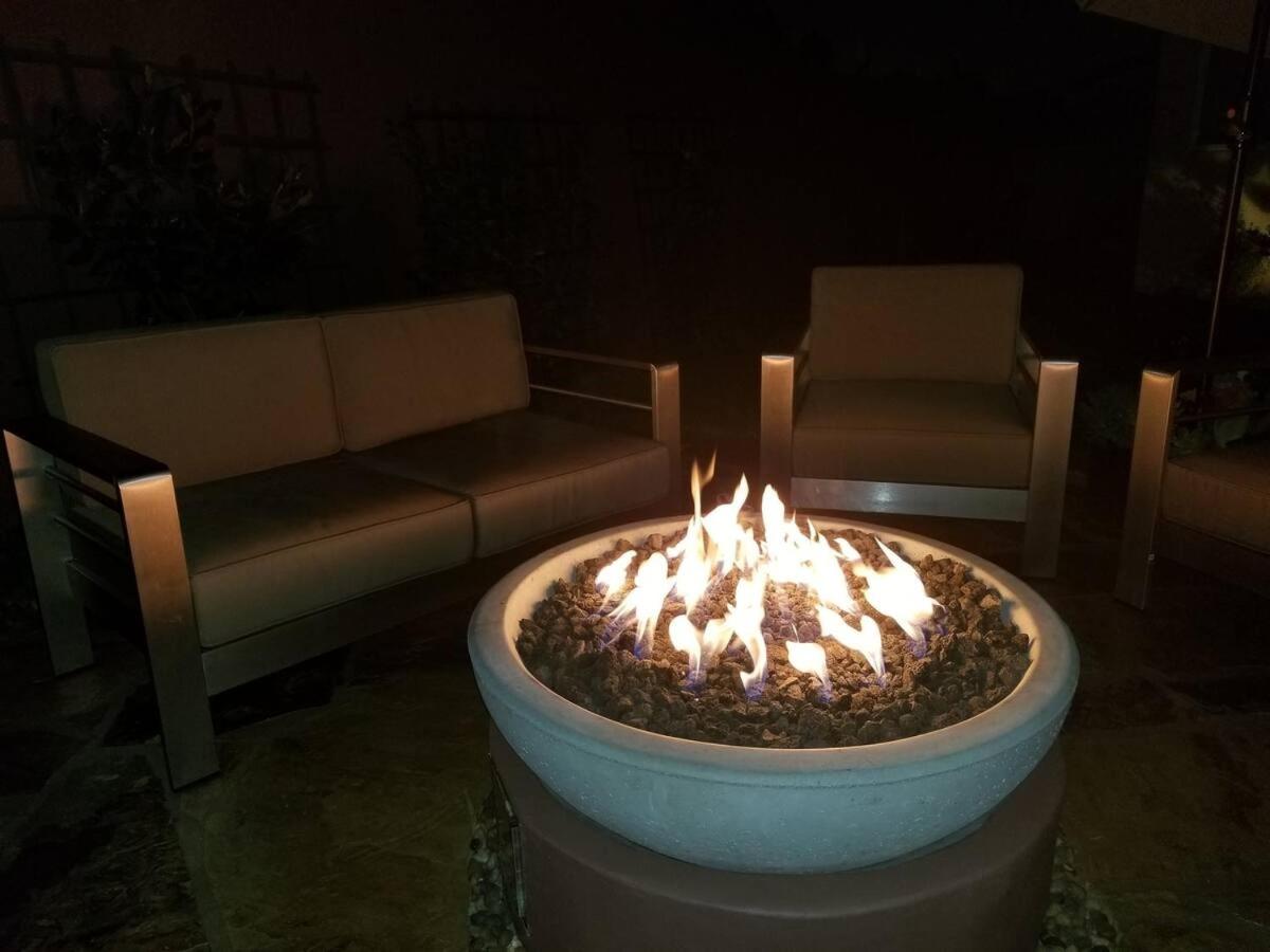 20 Disc-Modern-King Bed, Jacuzzi, Fire Pit, BBQ - B&B Los Ángeles