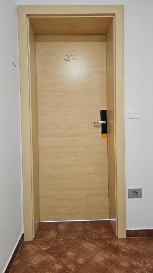 Tang Guesthouse - Ferienwohnung Medvode