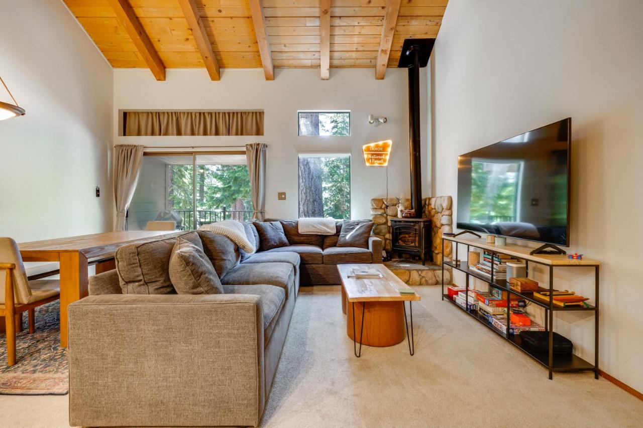Steps to Lake: Scenic Carnelian Bay Retreat - B&B Carnelian Bay