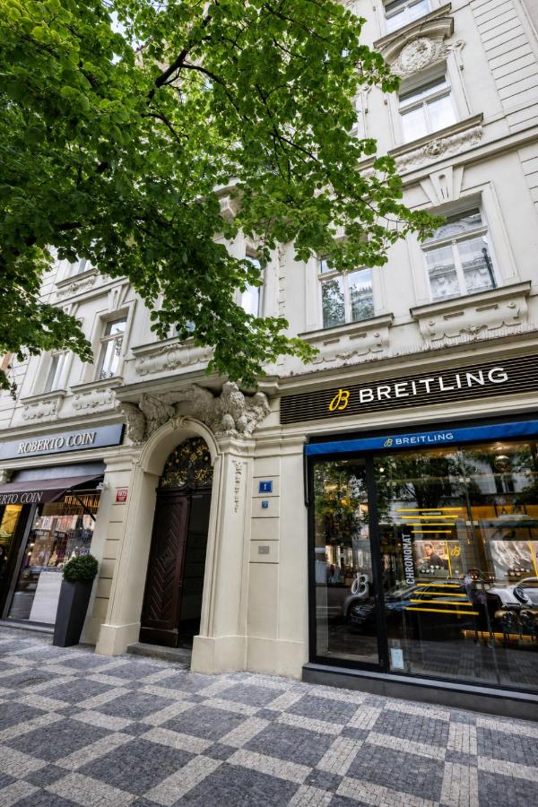 Elegant Paris Ave apartment with a Terrace - Ferienwohnung Prag