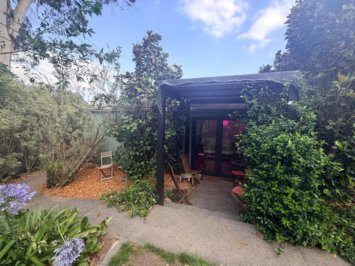 Mustang Studios - B&B Canberra