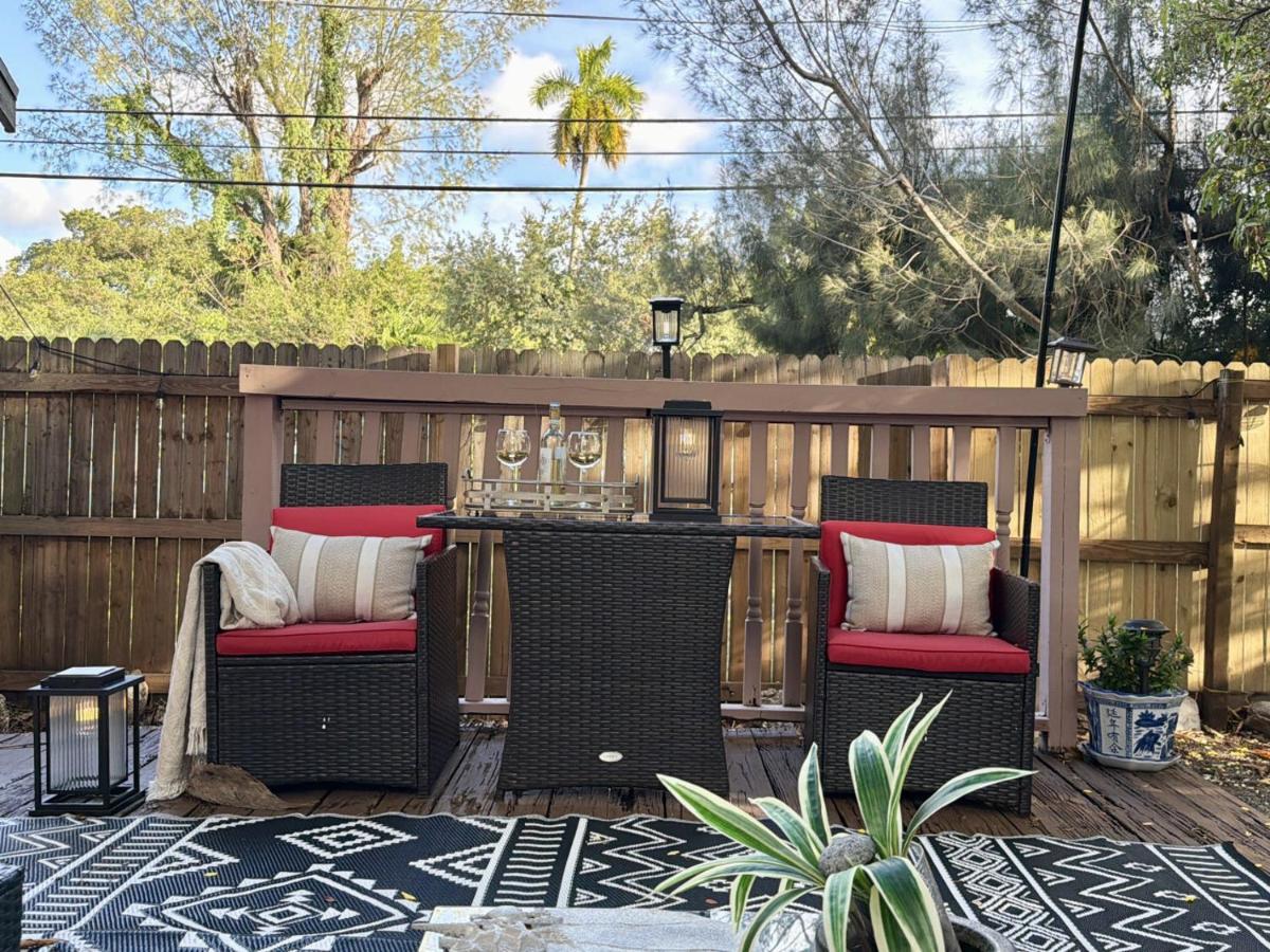 Suarez Art Stay Coconut Grove, Sleeps 5, Free Parking - B&B Miami
