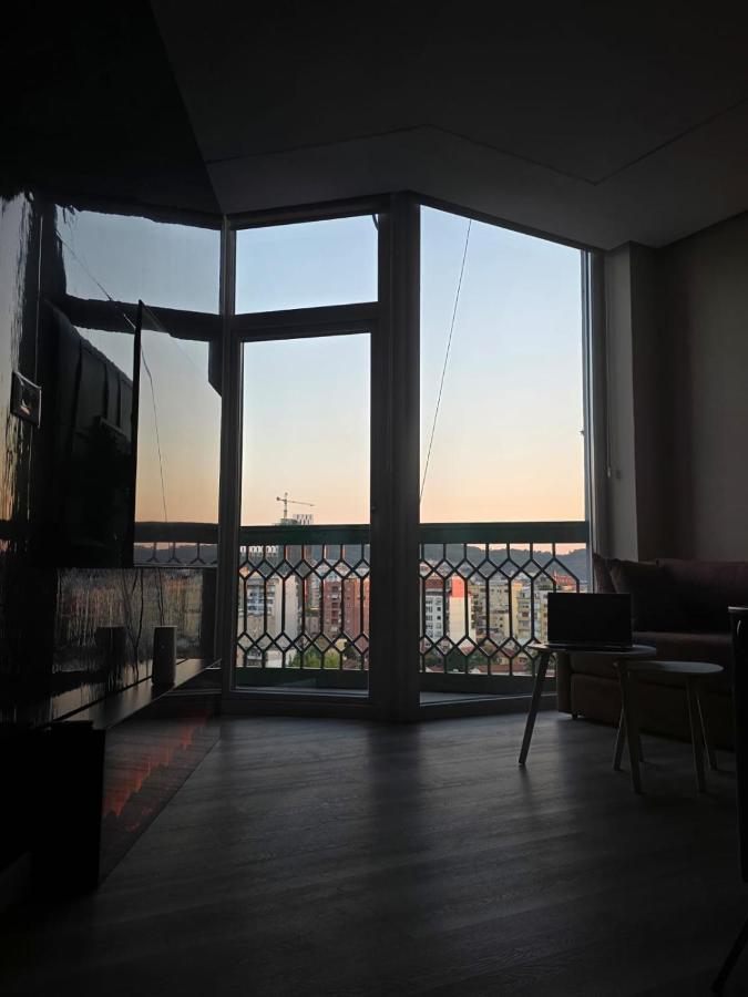 Sky Apartaments city center - Bed and Breakfast Tirana