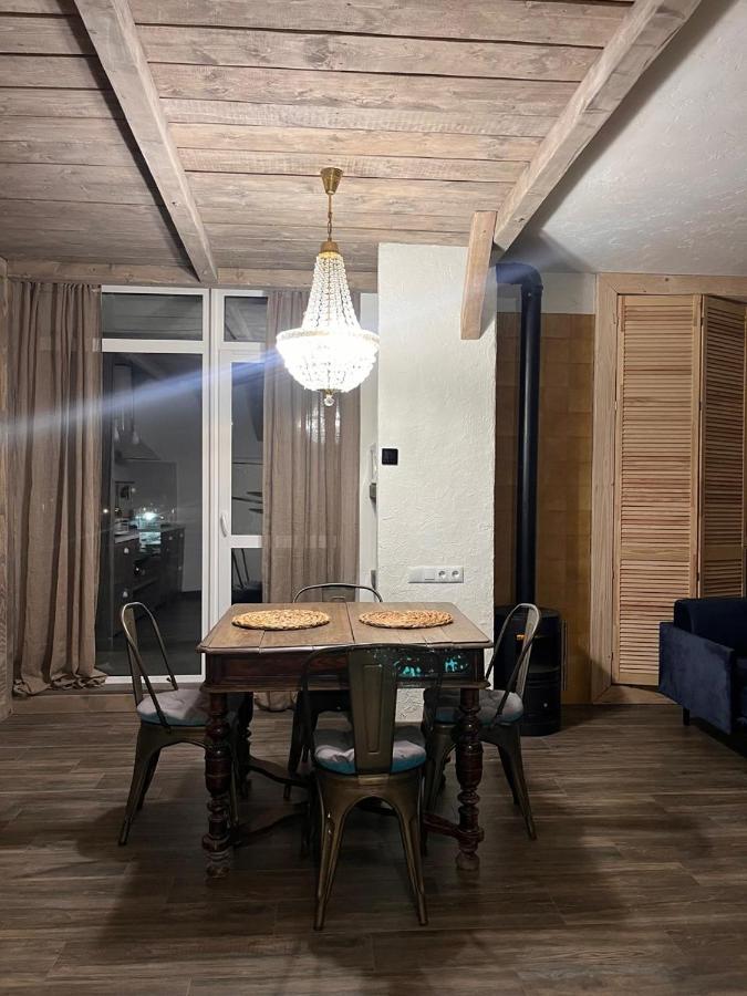 Затишок - Bed and Breakfast Vynnyky