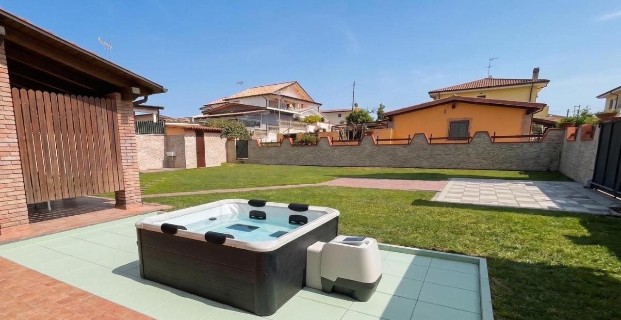 'Villa Vènere Deluxe' 50mt Sea-Jacuzzi-Free Parking-Garden - Bed and Breakfast Terracina