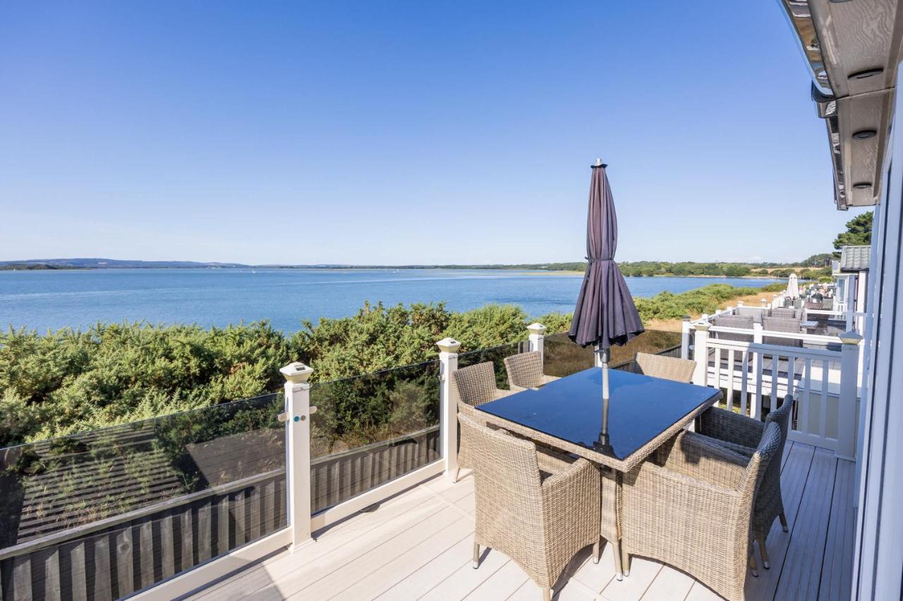 Costa Mare - 3-bedroom Caravan with beautiful views across the harbour in Rockley Park - B&B Poole