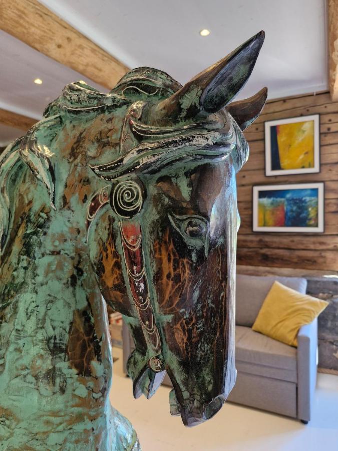 An old horse stable by the sea - B&B Marksa