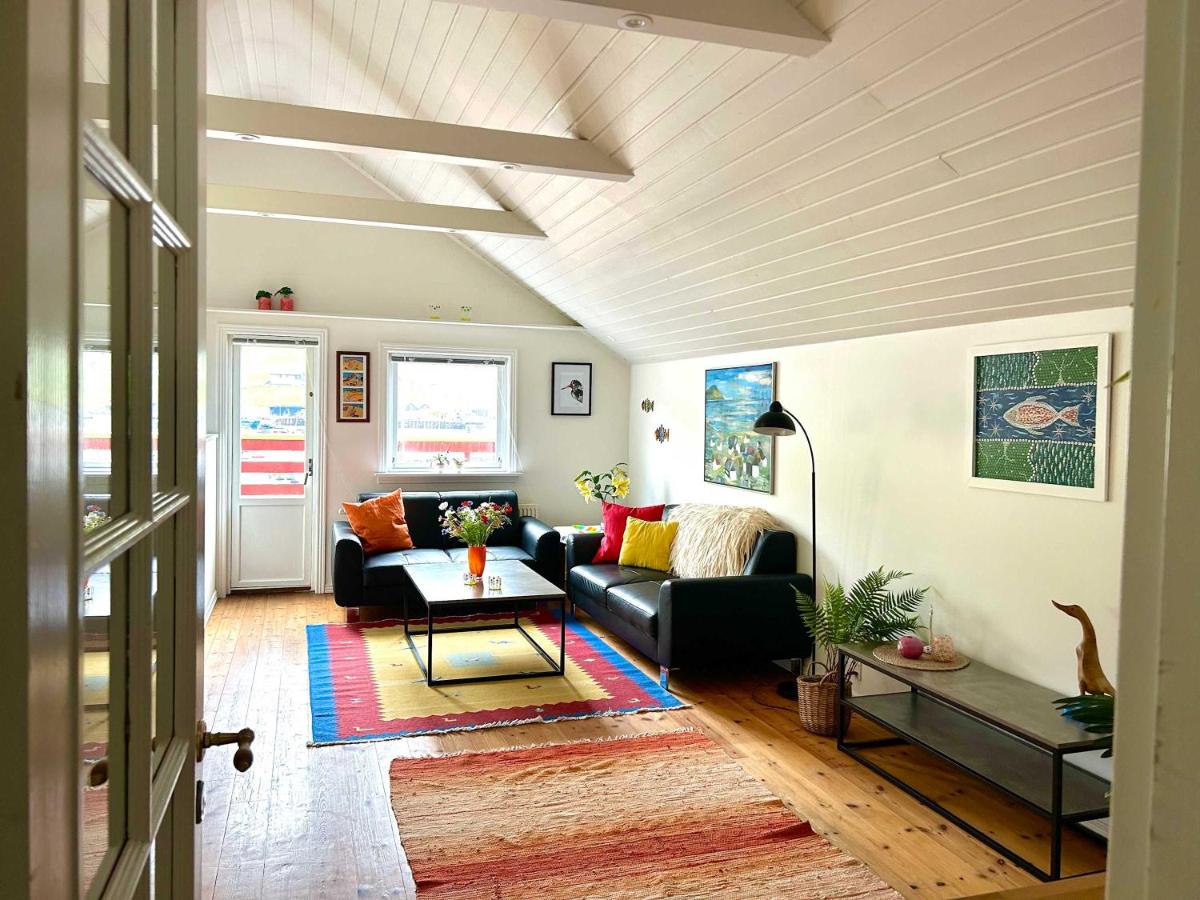 Harbourfront Boathouse Vestmanna Bird Cliffs - B&B Vestmanna