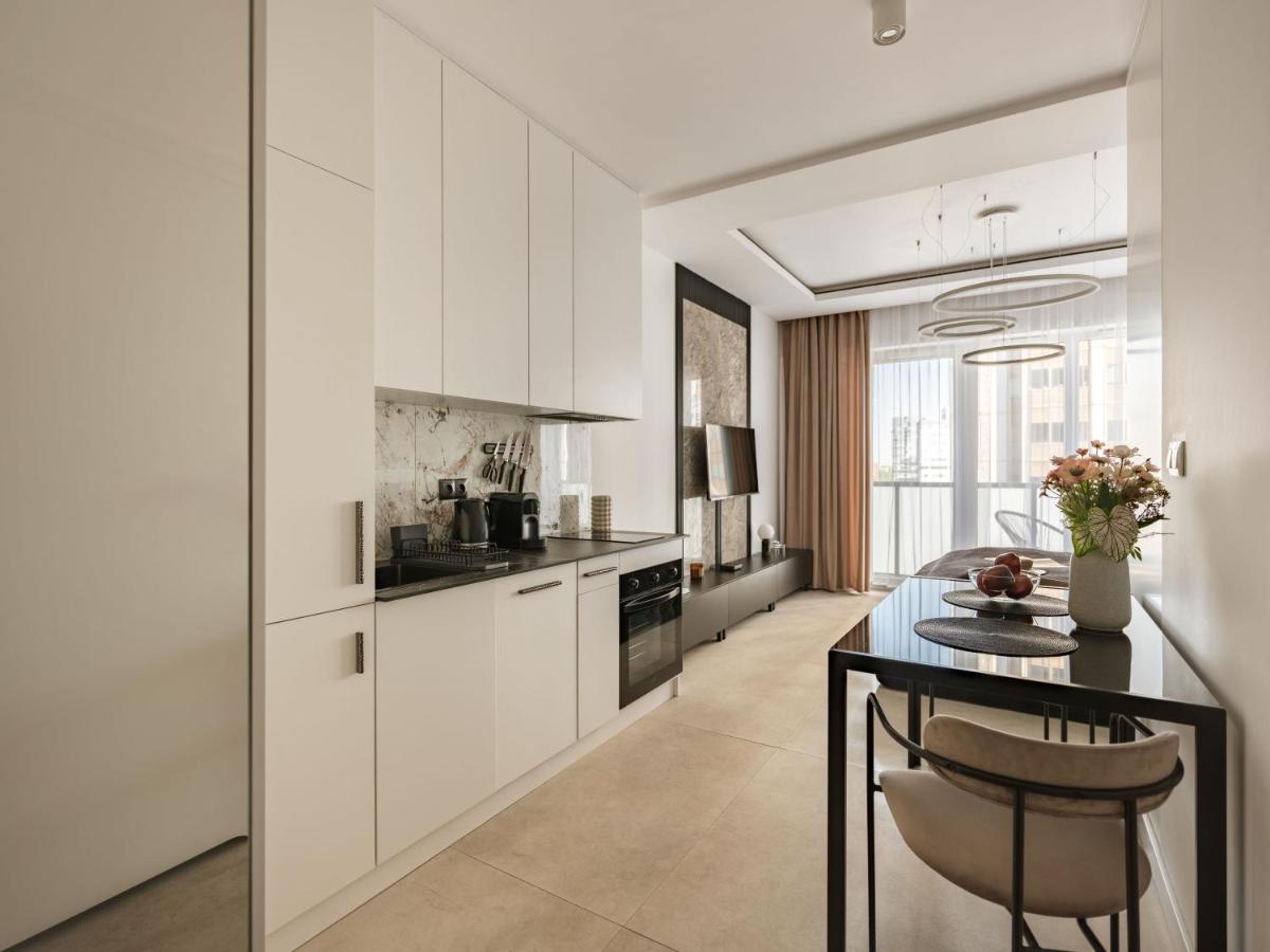 URBAN APARTMENTS Global 10th Floor No 7- Balcony -Free Garage - Ferienwohnung Kattowitz