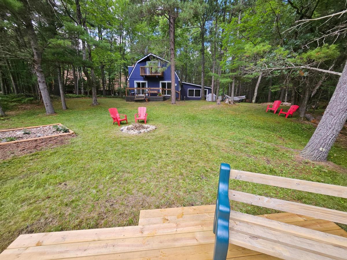 Sandy River Lodge- on the Au Sable River near Grayling - Ferienwohnung Grayling