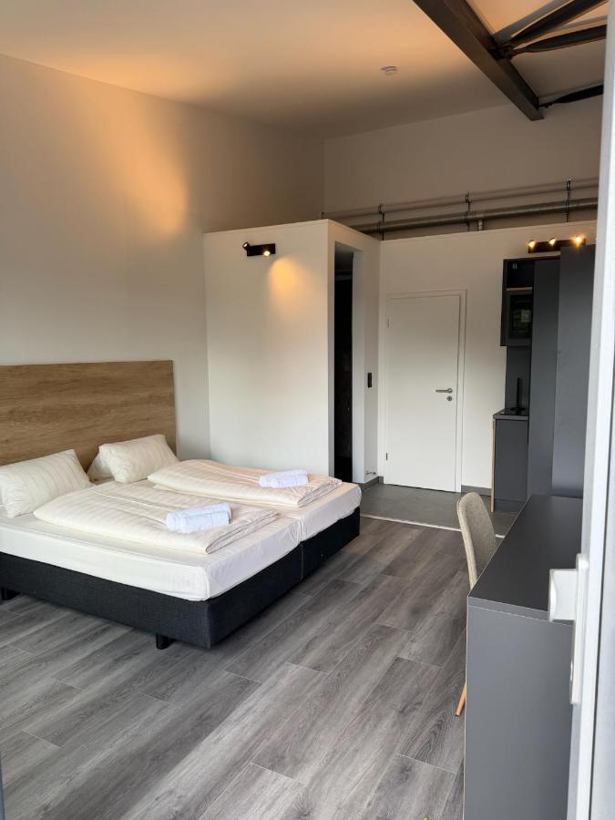 Staytopus OHA1 Autohof Tornesch New Apts Free Parking - Bed and Breakfast Ellerhoop