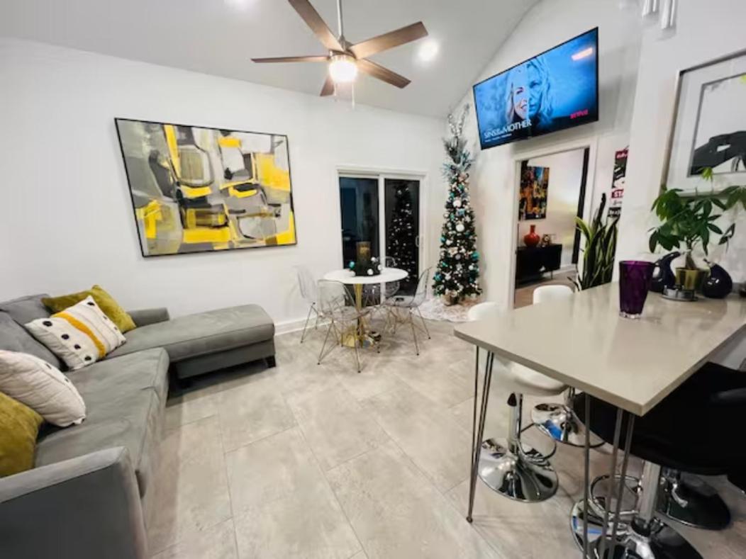 FAB LIL HOME CENTRAL TO NOLA - B&B New Orleans