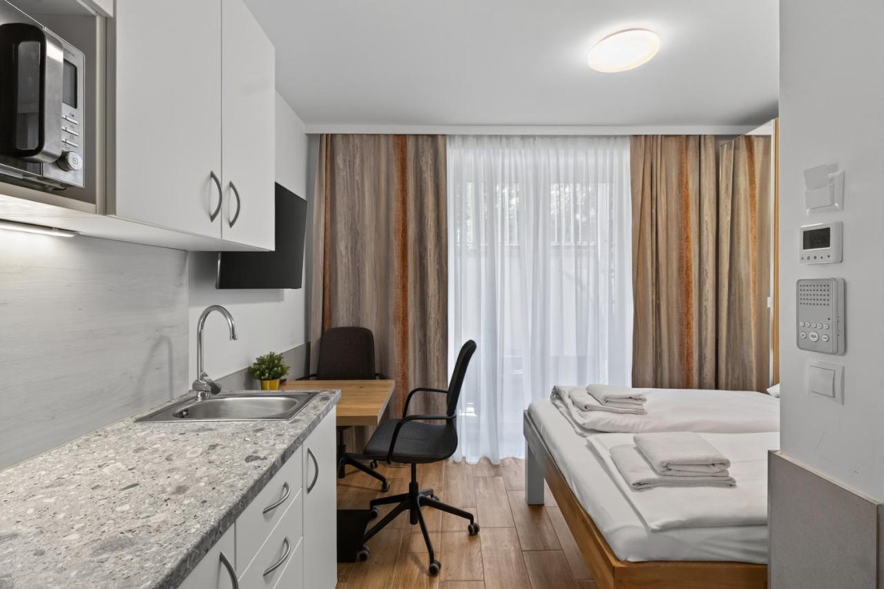 Business Souterrain Studio with Terrace 