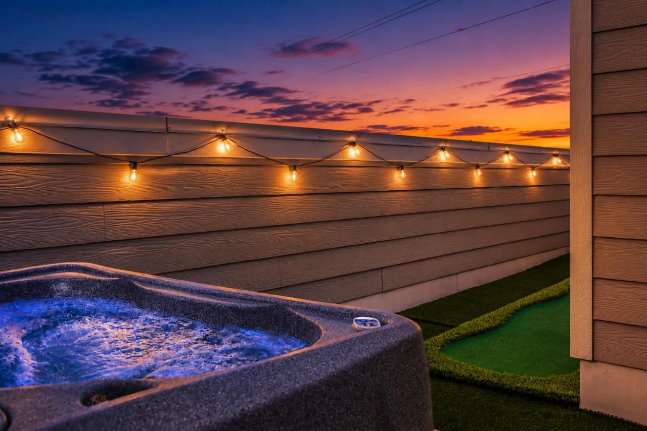 The Main Stage - Rooftop Hot TubGame RoomGroups - B&B Nashville