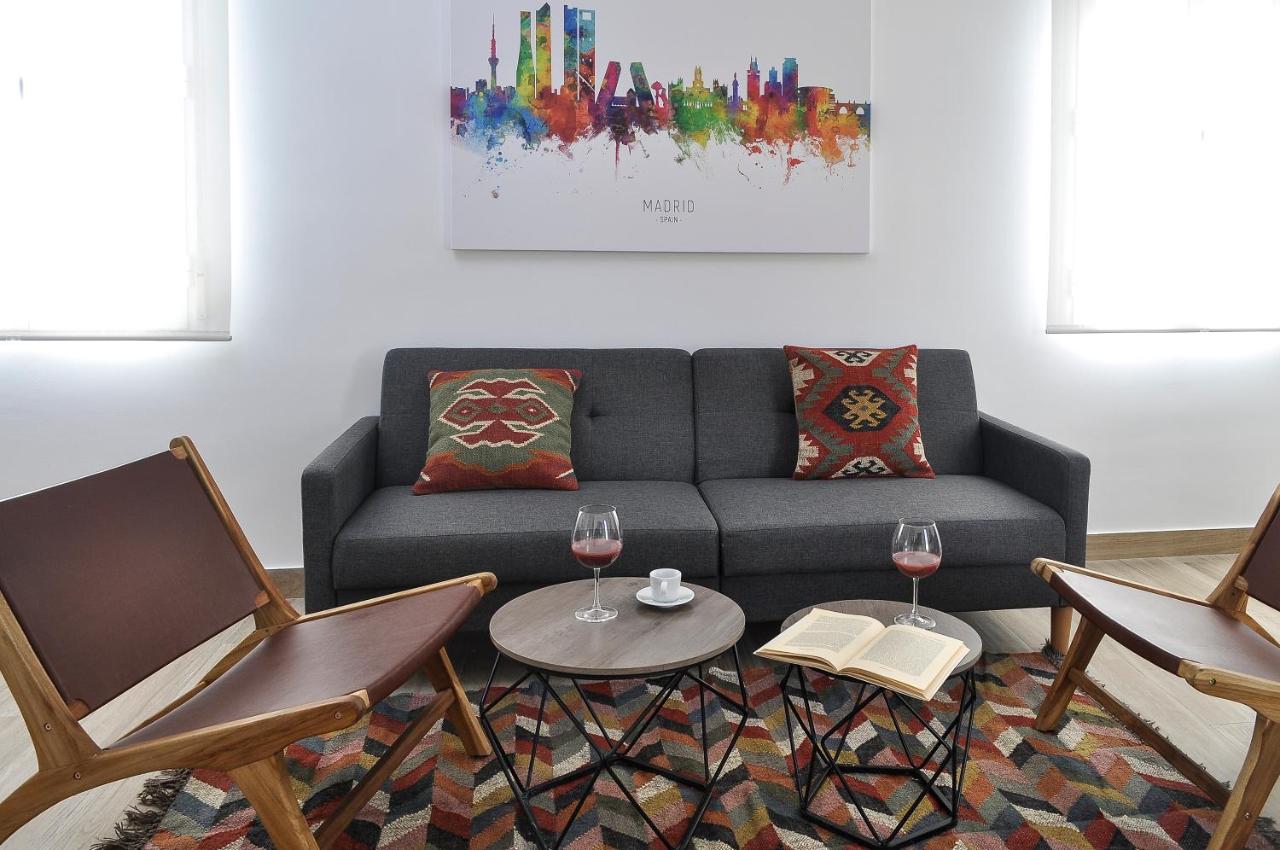 Atico con terraza en la Puerta del Sol - B&B Madrid