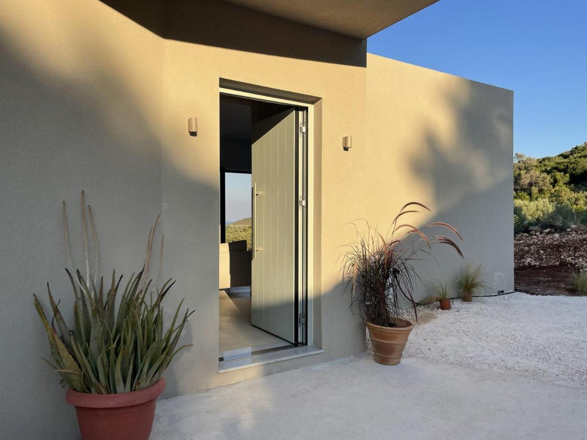 Brand new Villa with Panoramic Sea View and Private Infinity Pool - Bed and Breakfast Volímai