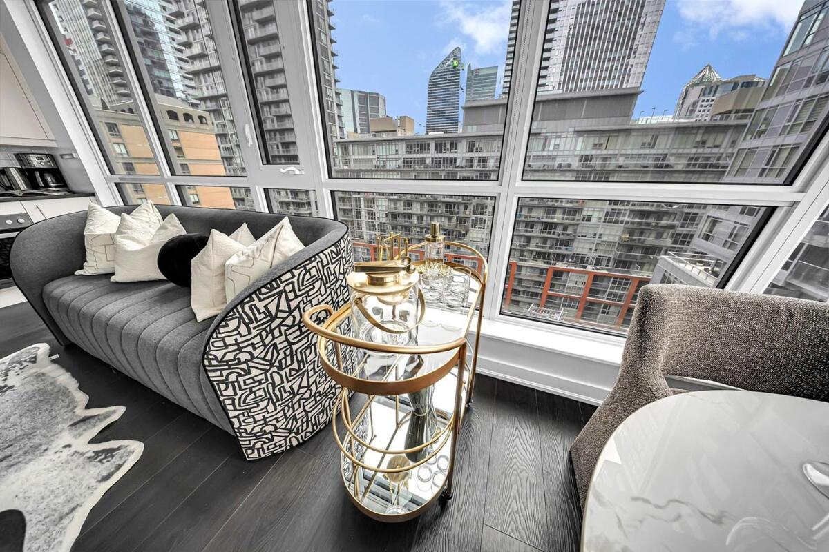 Whispering Elm! - B&B Toronto