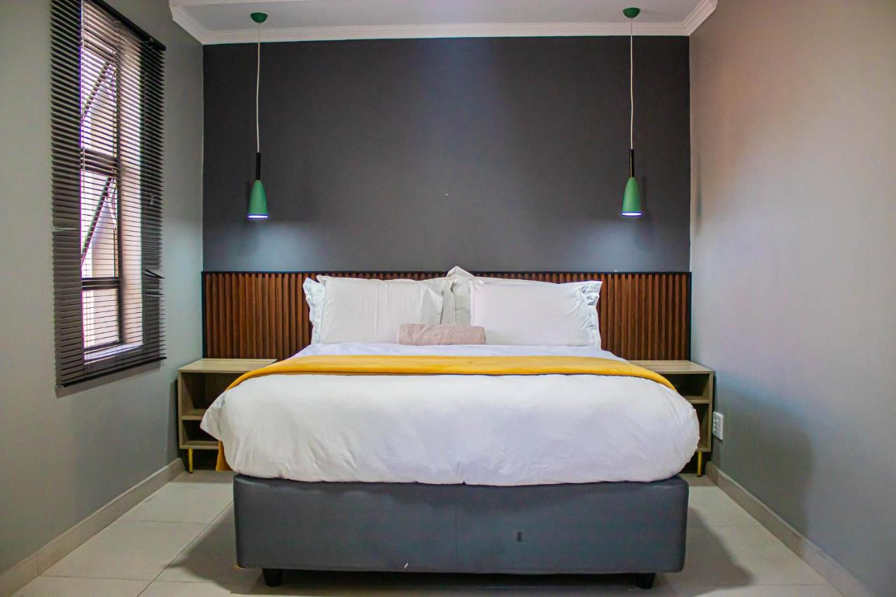 EMatolweni Guesthouse - Bed and Breakfast Kimberley