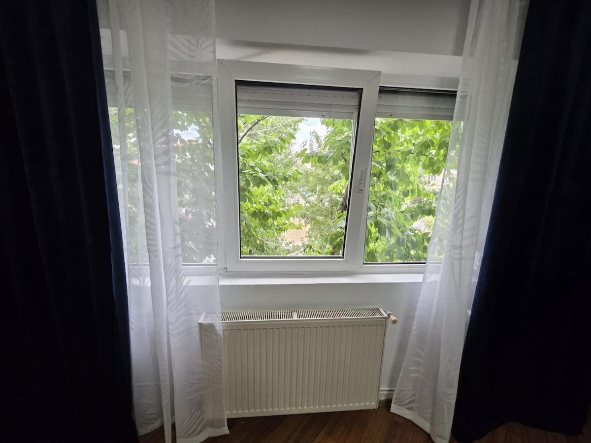 Oradea Gateway & 3BR by River & Quick Airport Exit - B&B Oradea