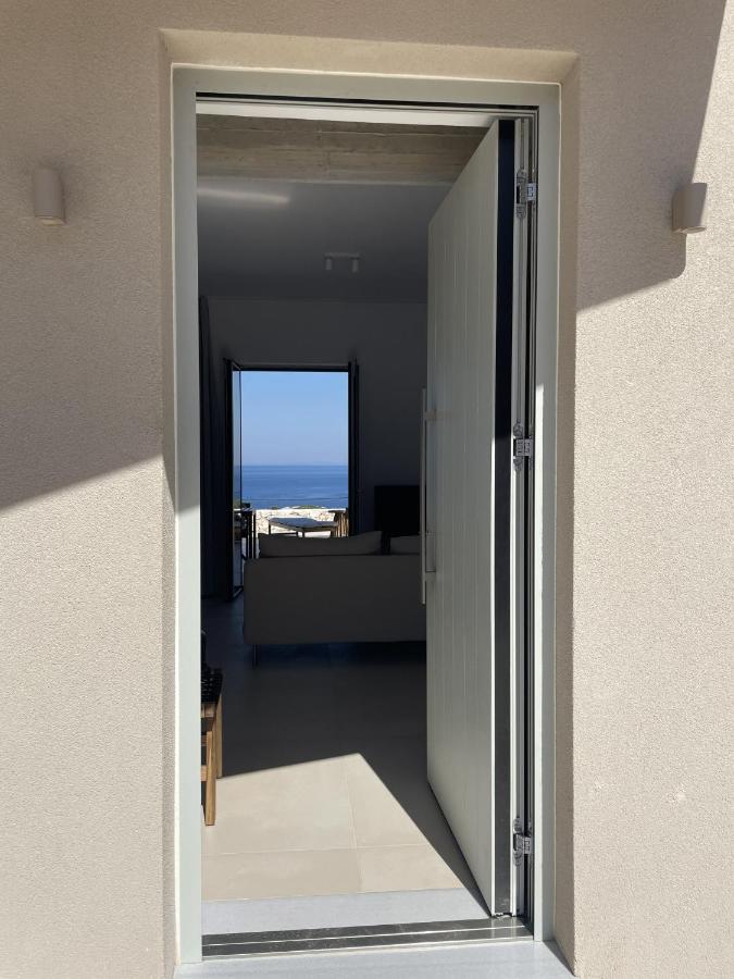 Brand new Villa with Panoramic Sea View and Private Infinity Pool - B&B Volimes
