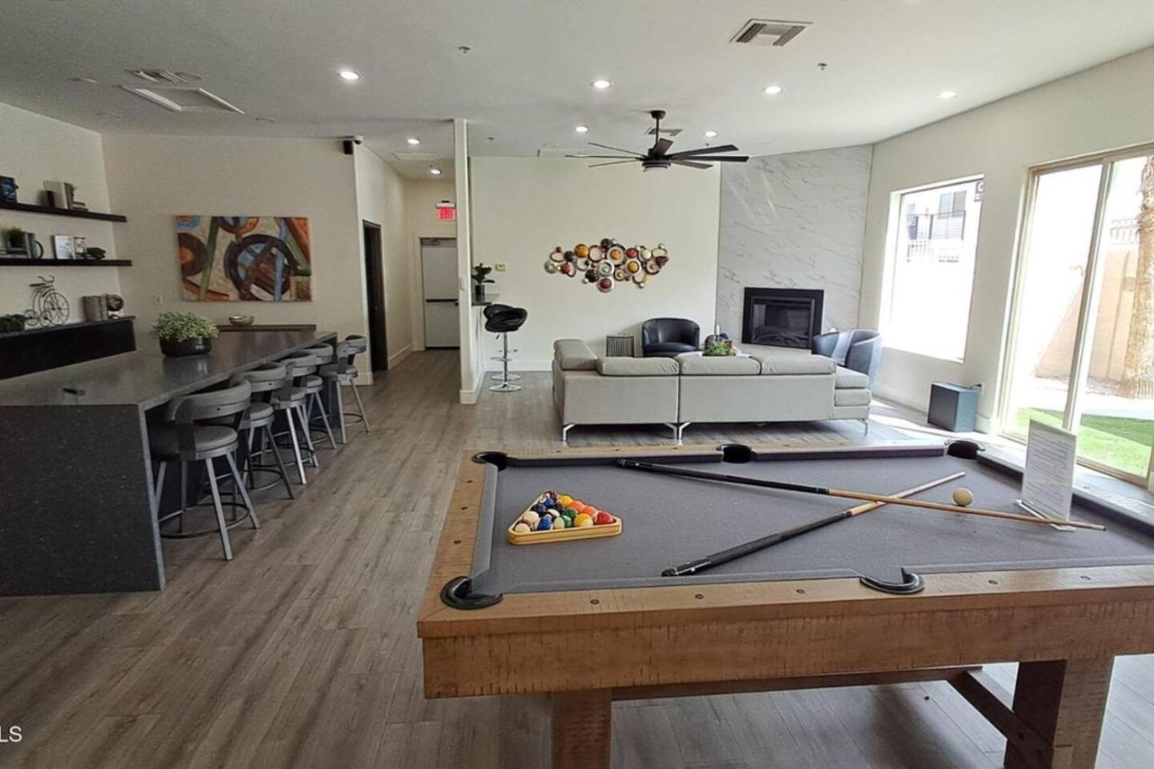 Cozy Phoenix Condo with Hot Tub & Mountain Views - Ferienwohnung Phoenix