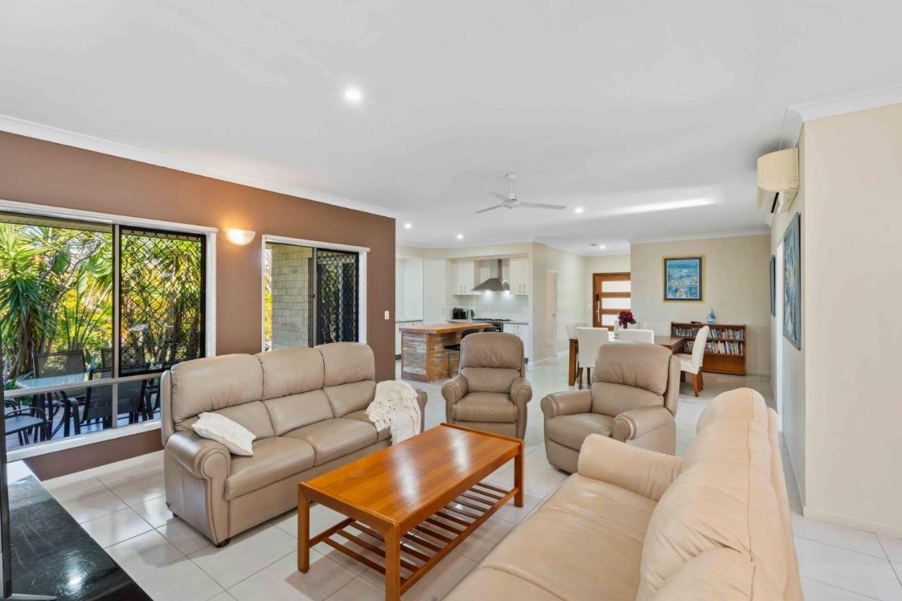 The Seahaven - Modern 5 Bedroom Family Home Close to Beach - Ferienwohnung Bealiba