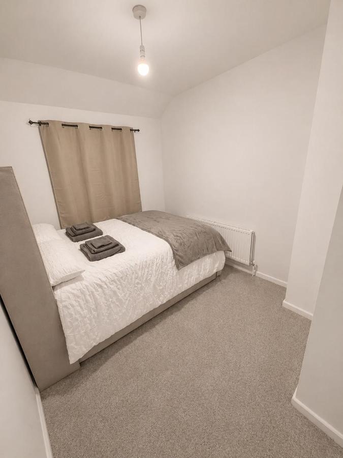 Newly Refurbished 3-Bed Sleeps 5 - B&B Lostock