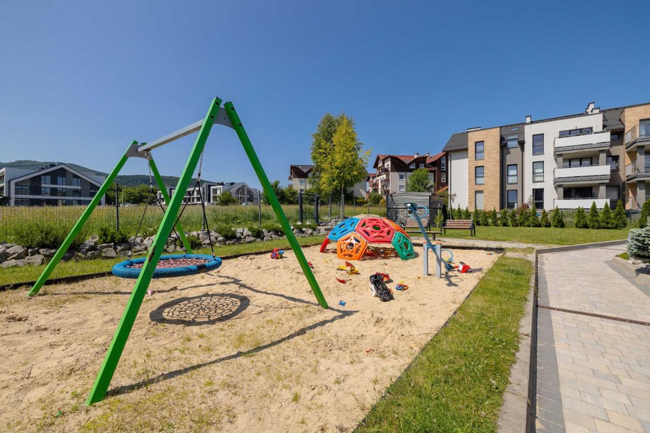 Stylish Apartment with a Balcony and Parking Close to Nature by Noclegi Renters - B&B Bielsko-Biała