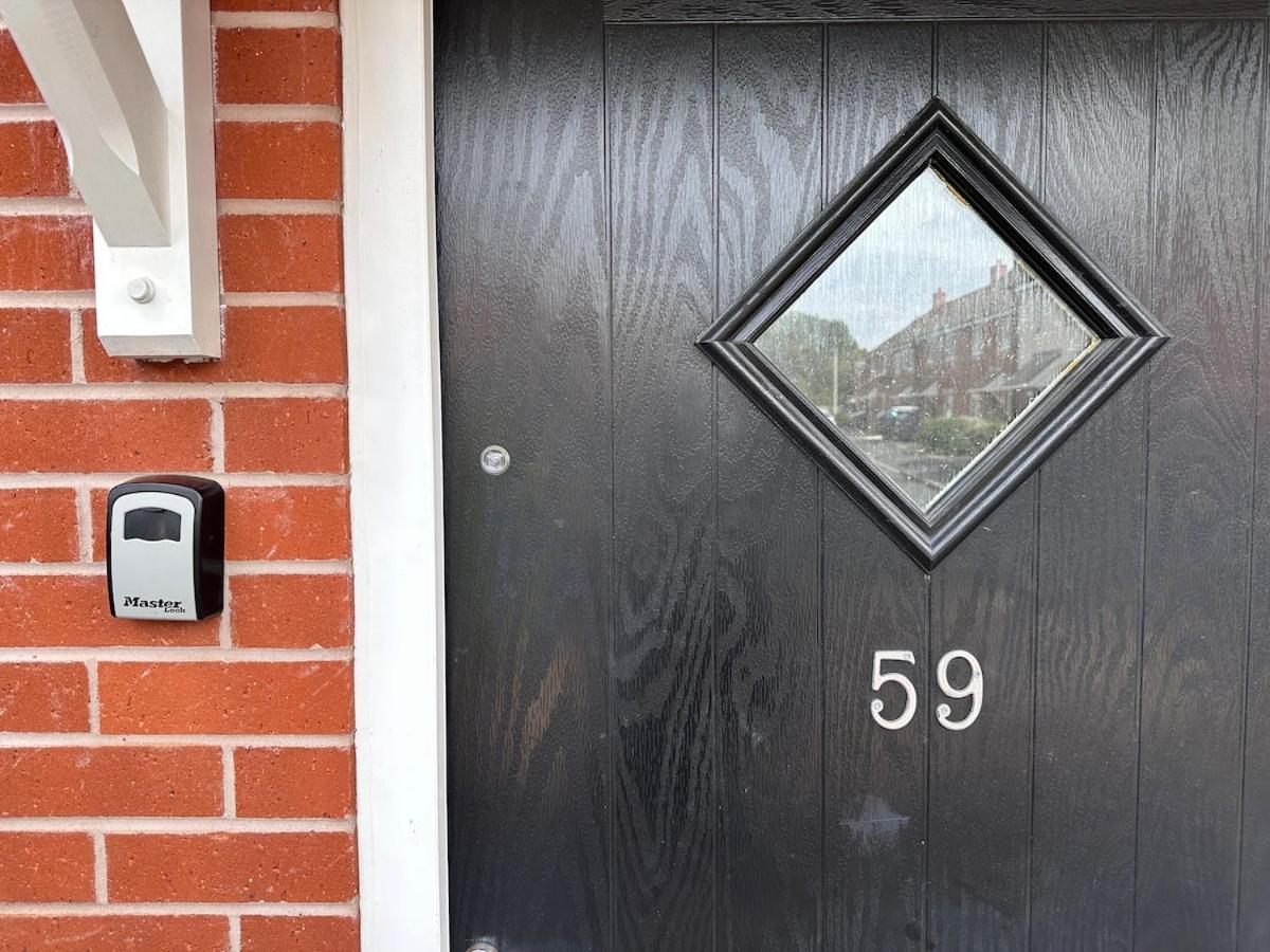 Stylish 2-Bed House Free Parking Garden Sleeps 4 - B&B Shrewsbury