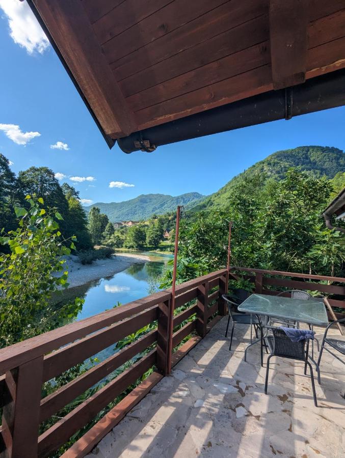 Emerald River House - Neretva Views - B&B Konjic