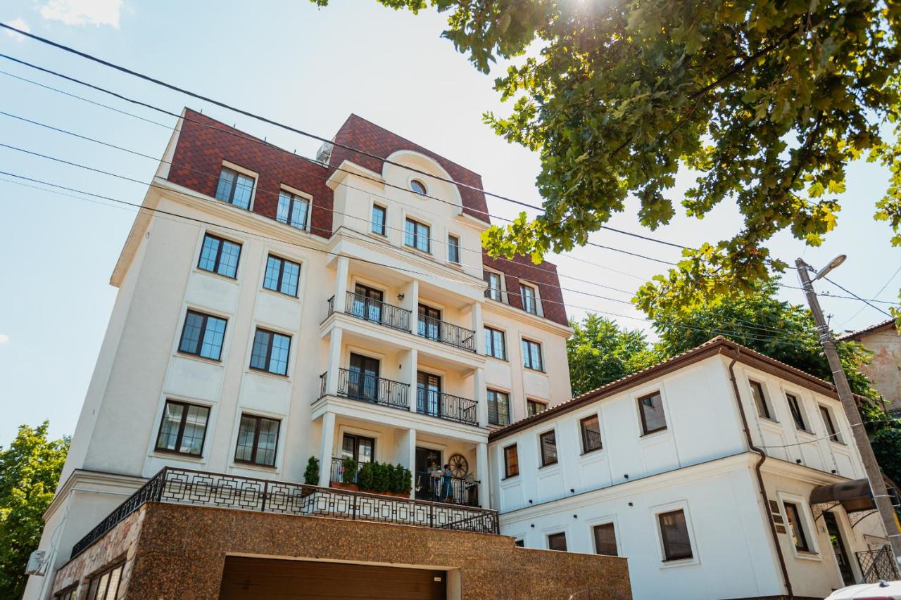 Stylish Urban Escape, Spacious & Fully Equipped - Chambres d'hôtes Chişinău
