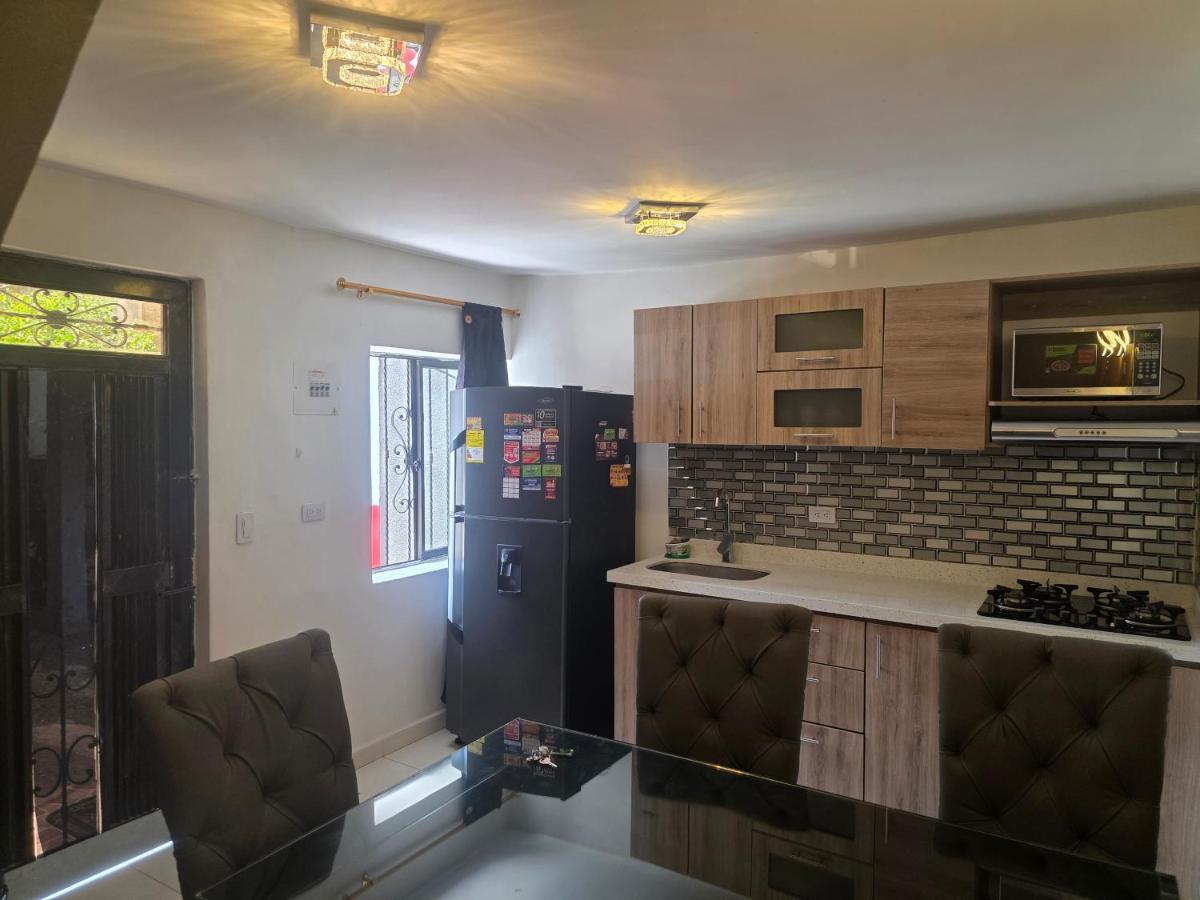 BONITO y ELEGANTE APARTAMENTO - B&B Medellín