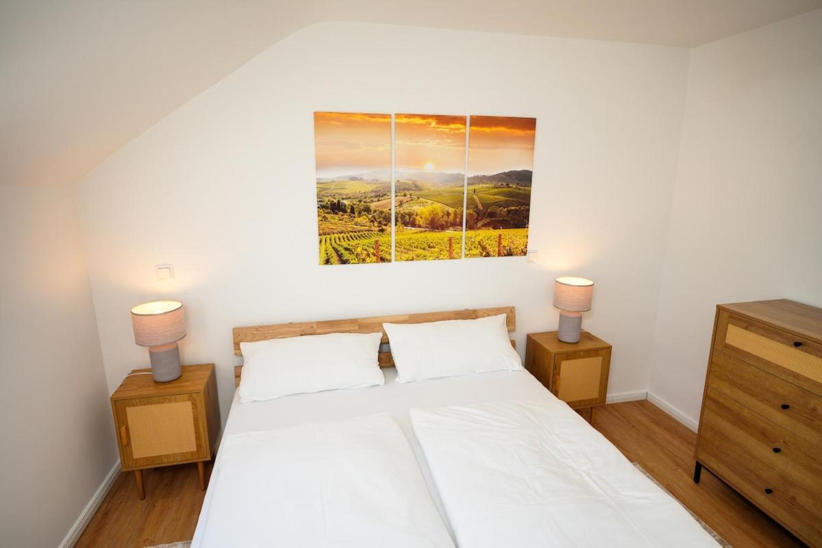 Moderne Wohnung an der Ahr inklusive Parkplatz - B&B Mayschoß