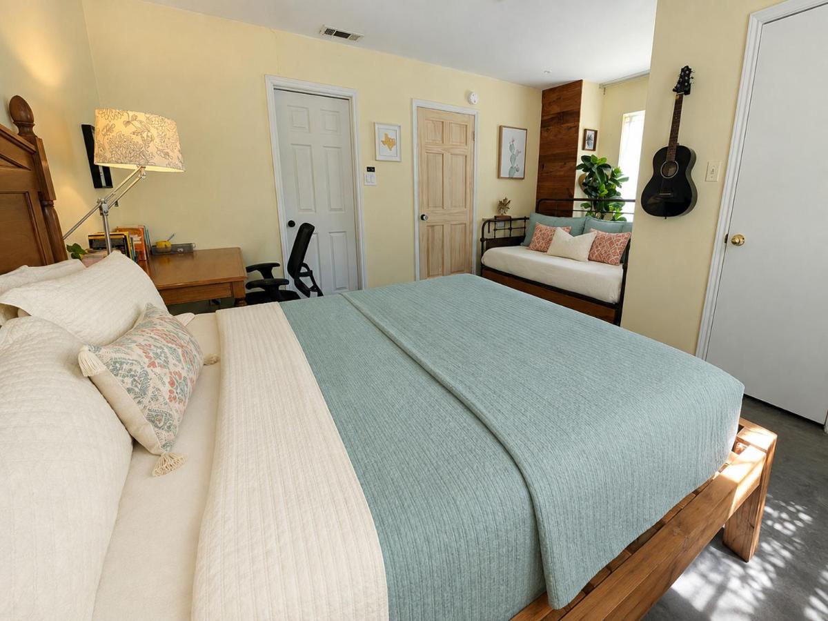 Urbenity - B&B Irving