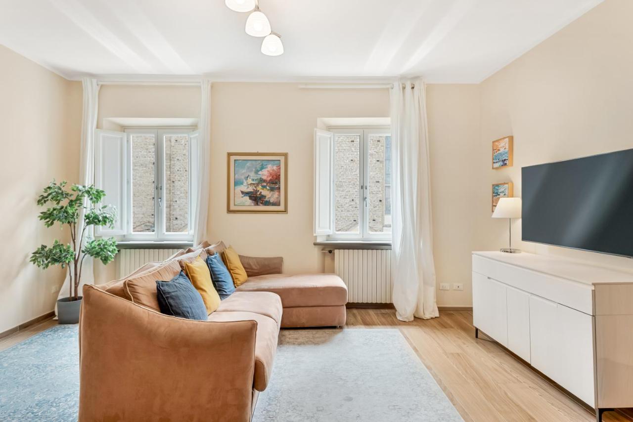 Santa Croce Penthouse, 2 Bedrooms with a View of the Basilica - Ferienwohnung Florenz