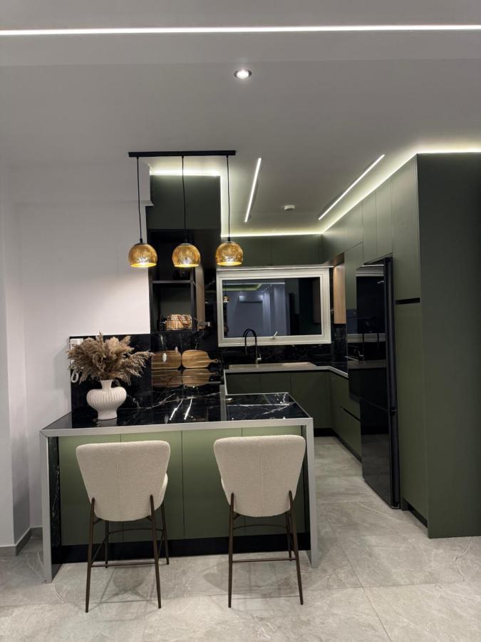 Premium City Apartment - Chambres d'hôtes Pýrgos