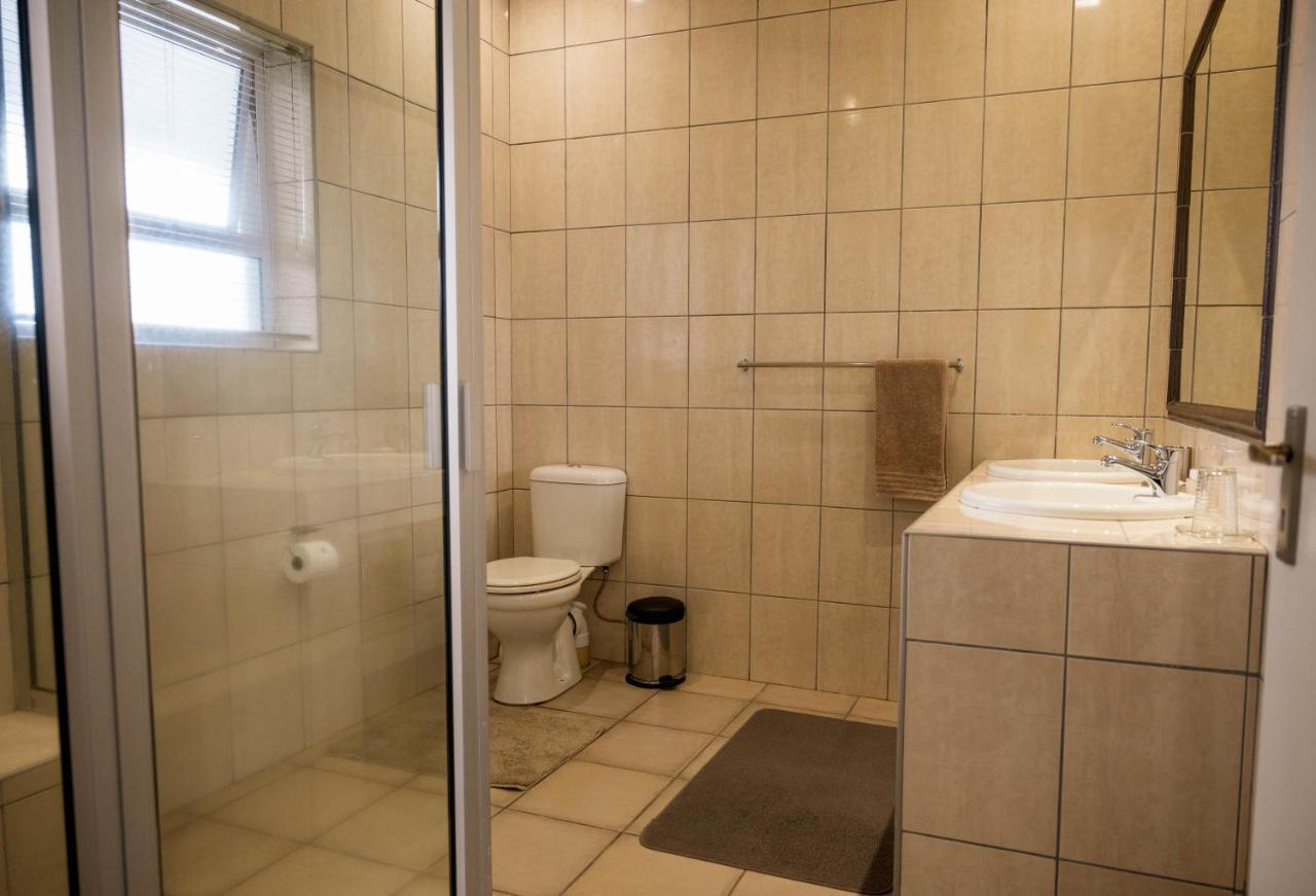 Doppel- oder Zweibettzimmer