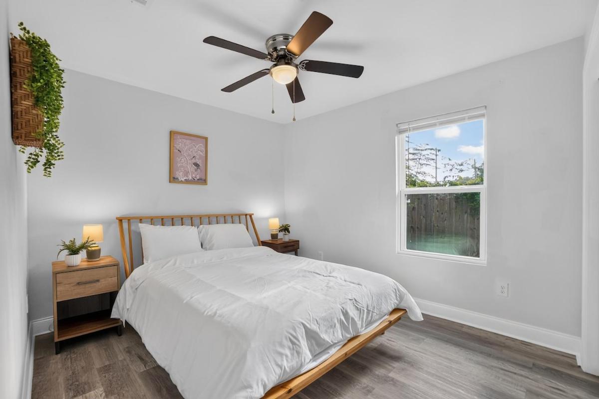 Charming 3BR home, 10 minutes to Pensacola Airport - Ferienwohnung Pensacola