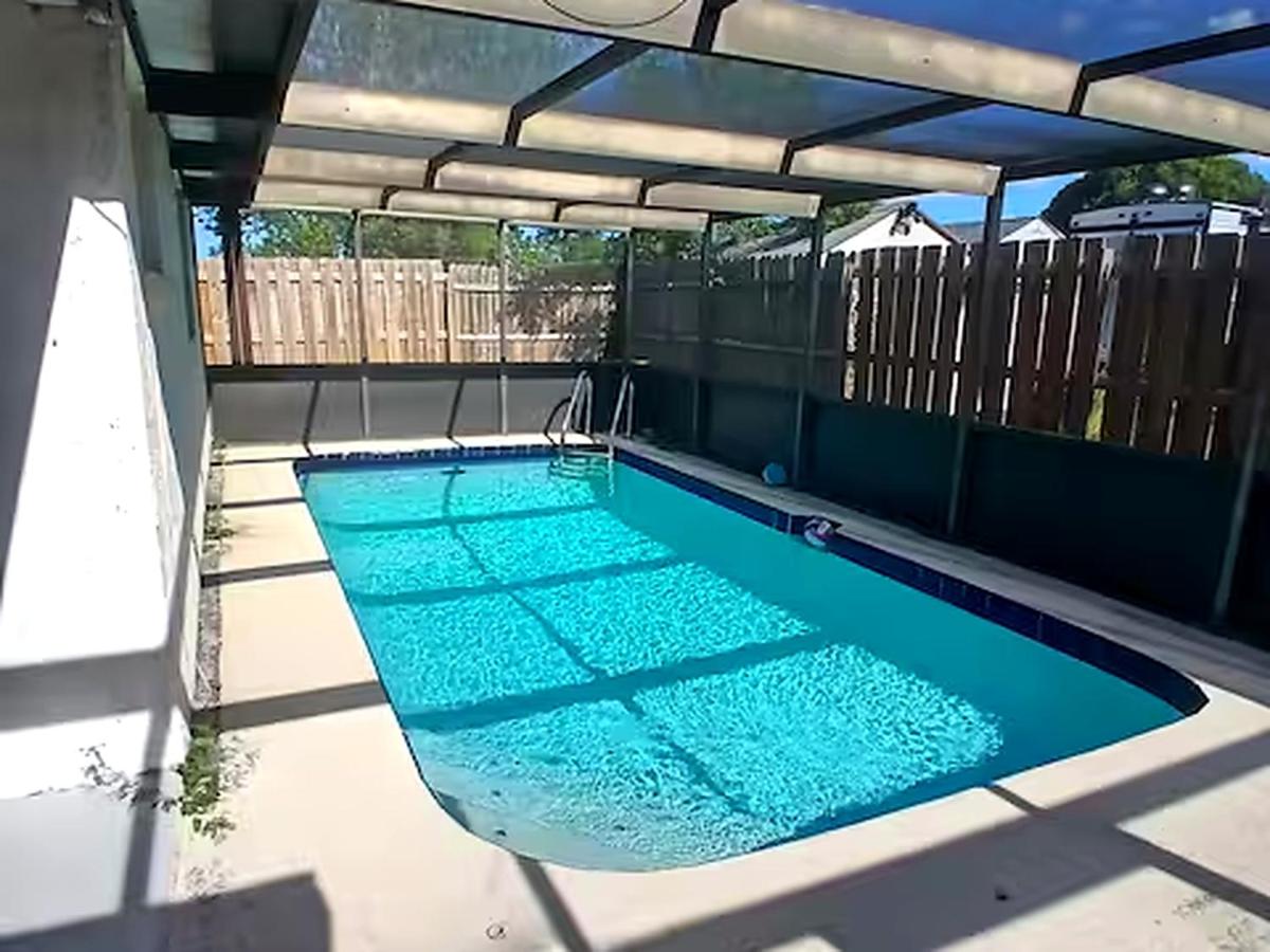 Downtown Private Pool Oasis In Sunshine State - B&B New Port Richey