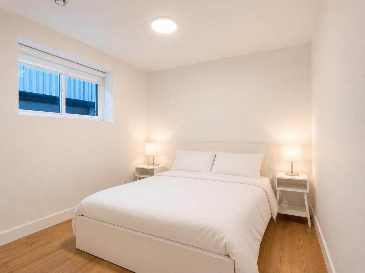 Modern 2BR Suite near Metrotown - B&B Burnaby