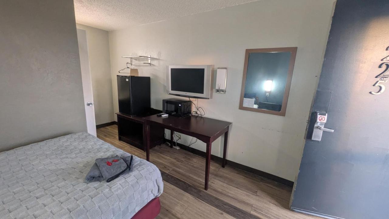Queen Bed Hotel Room 225 - Ferienwohnung Amarillo