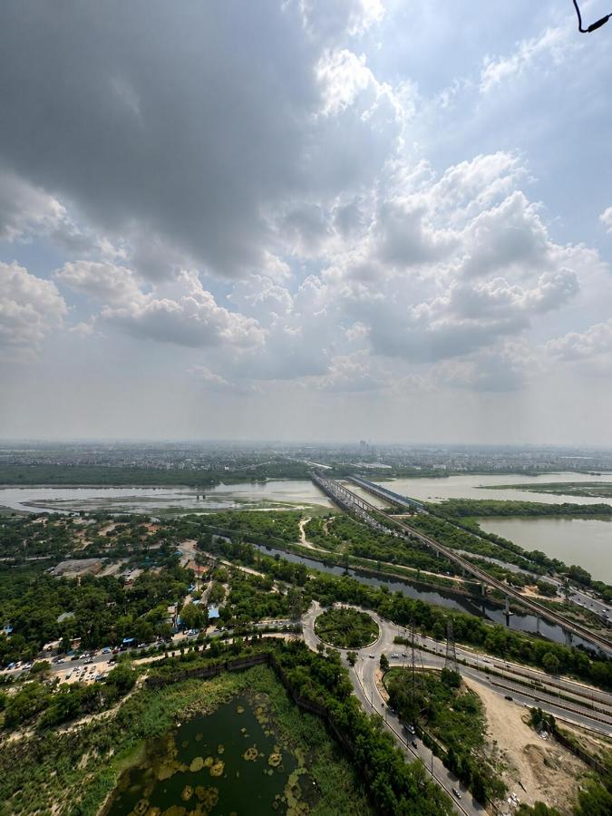 Aesthetic Inn Supernova, 38th Floor, River View - Chambres d'hôtes New Delhi