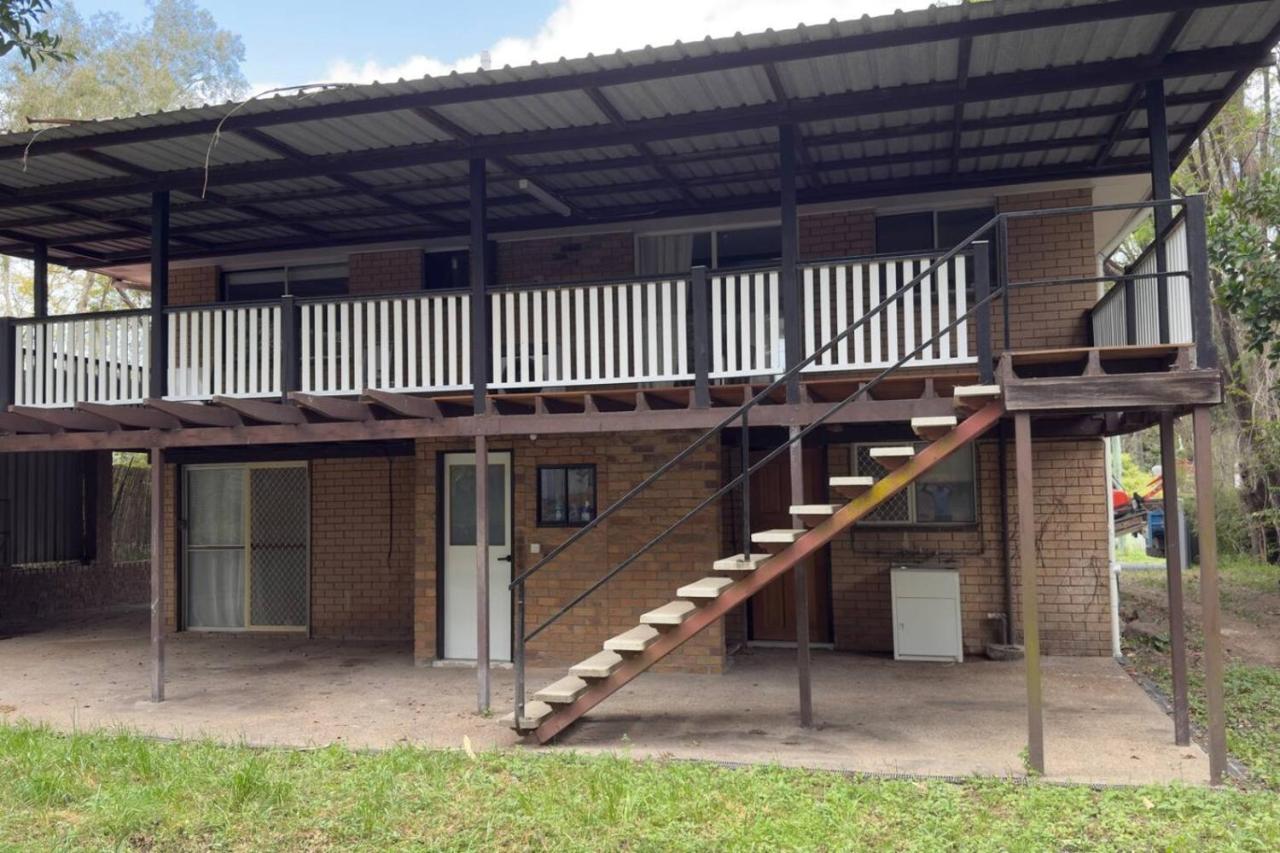 House with huge back yard and side access, 15 Beds - B&B Riverview