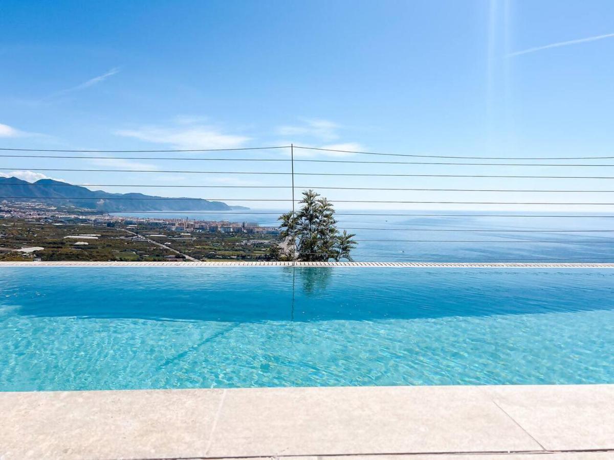 VillaTierra. Luxury villa. Best views in Nerja - Chambres d'hôtes Nerja