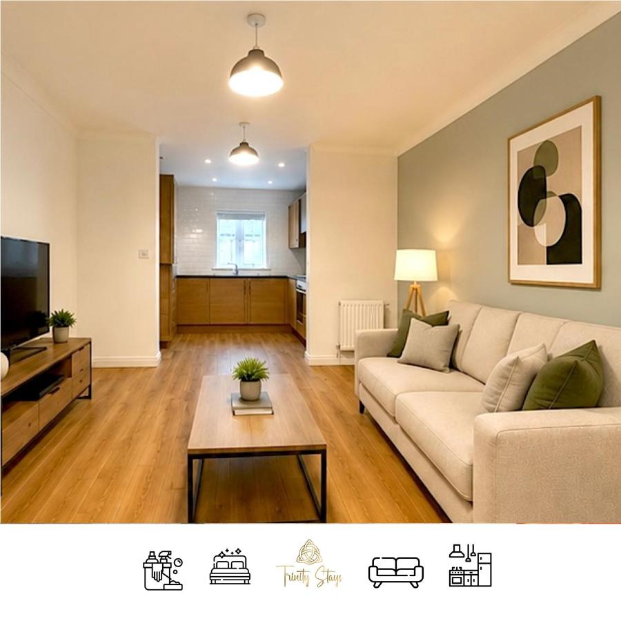 2 Bed I 2 Bath I Nearby RAF I Wi-Fi I Parking - Chambres d'hôtes Red Lodge