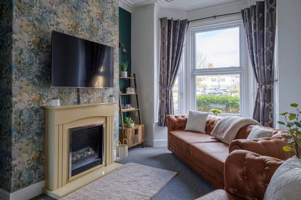 Stylish 3-Bed Home Near Seafront & Town - B&B Cleethorpes